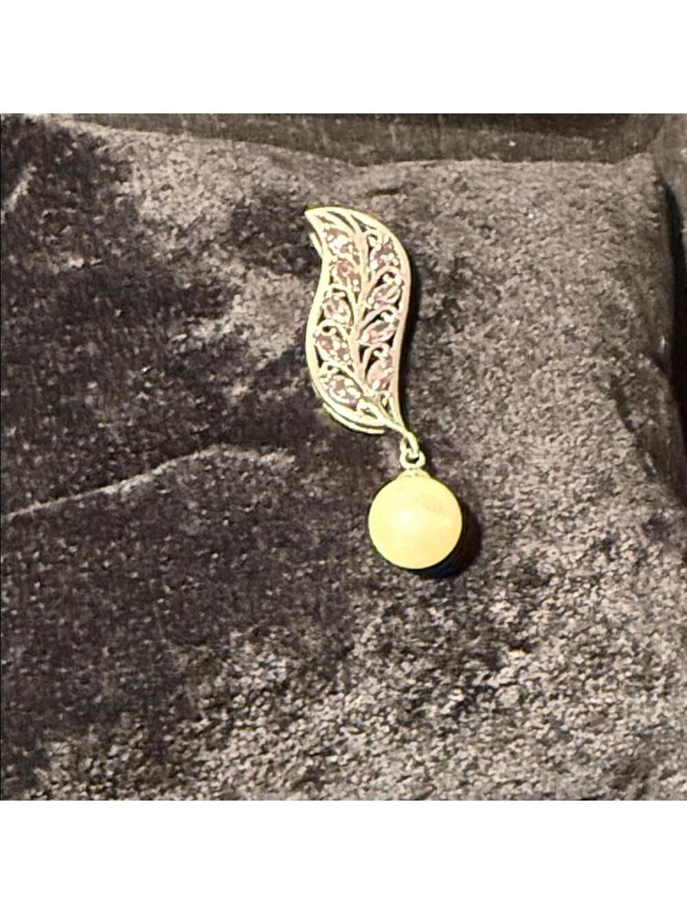 Leaf Filigree Pendant Silver with Pink Crystals & Pearl Drop